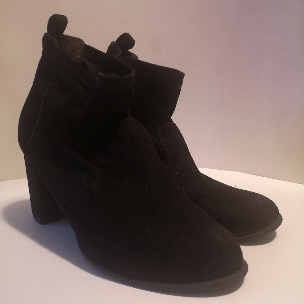 Women's black ankle boot